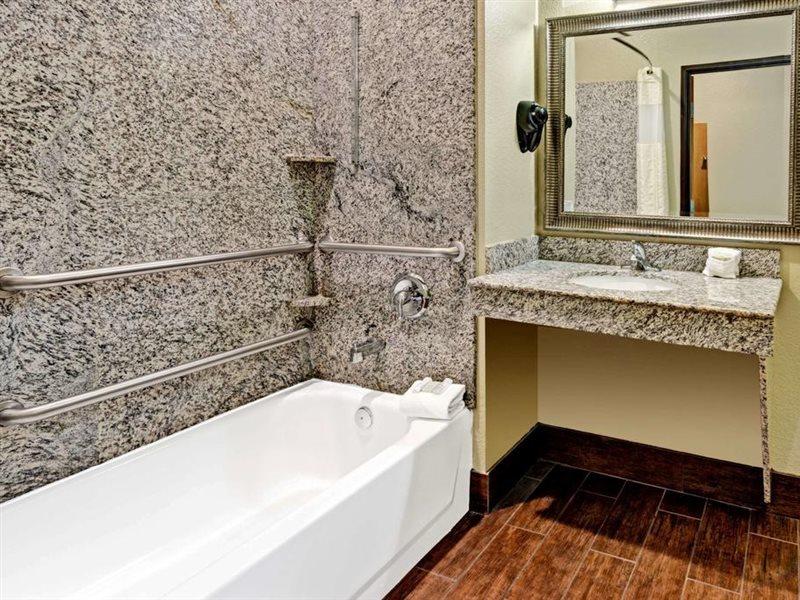 Super 8 By Wyndham San Antonio/Alamodome Area Hotel Ngoại thất bức ảnh