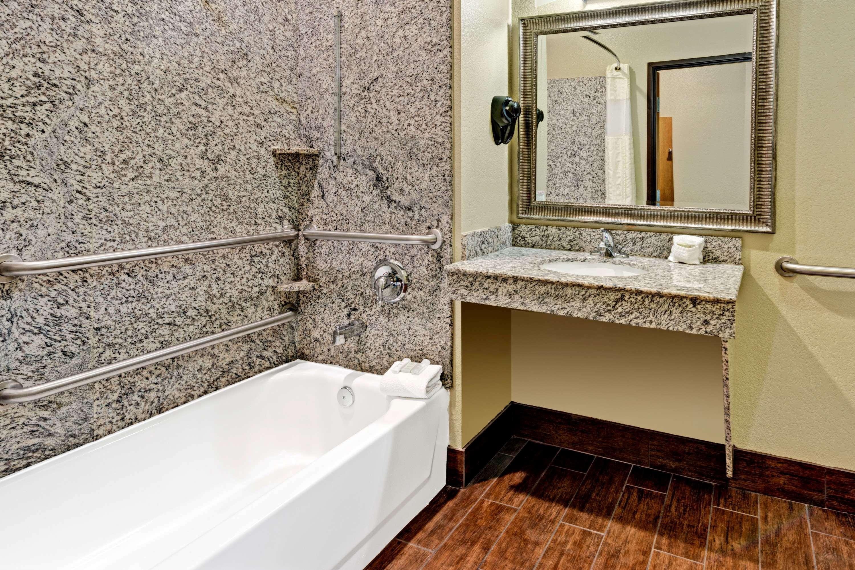 Super 8 By Wyndham San Antonio/Alamodome Area Hotel Ngoại thất bức ảnh