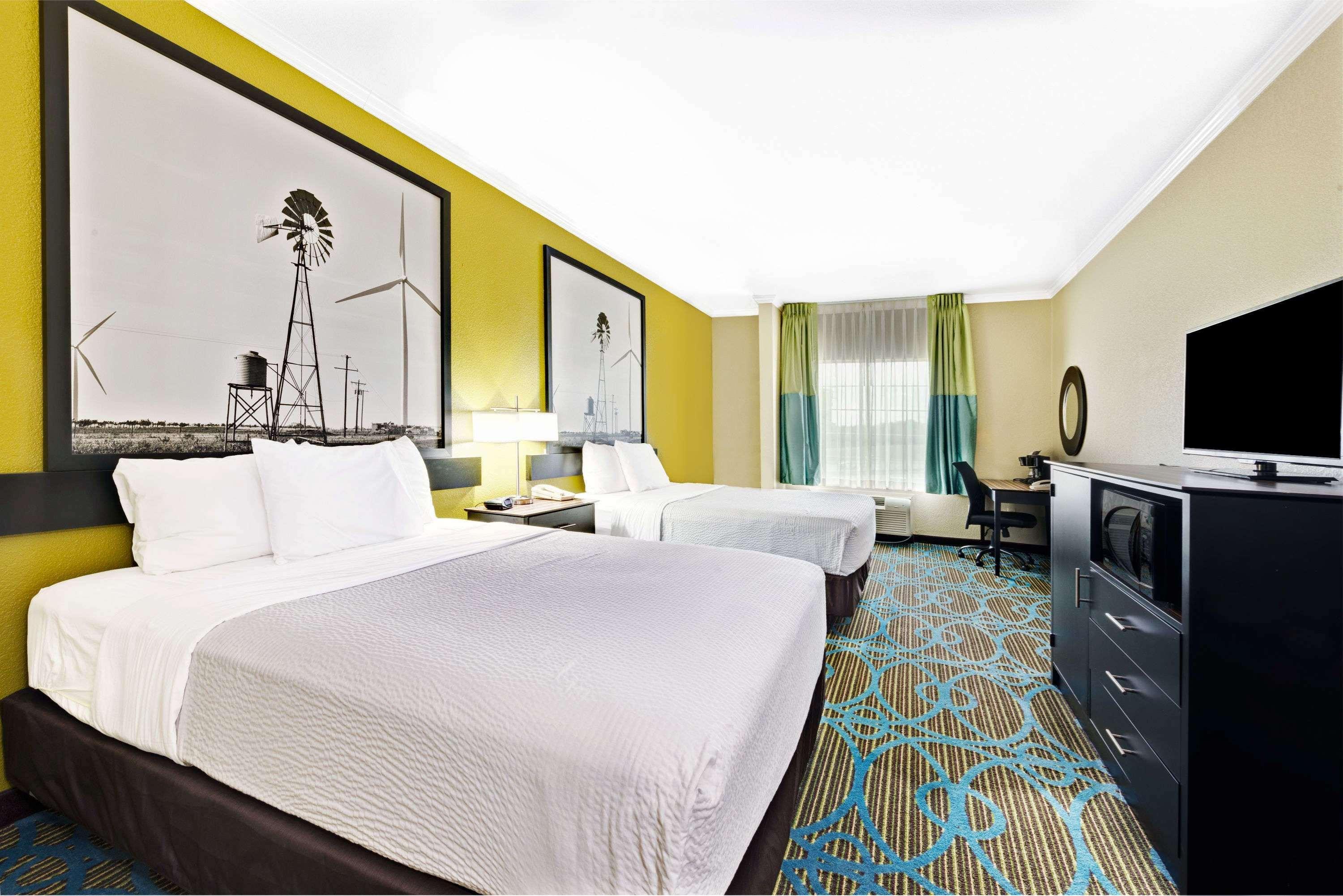 Super 8 By Wyndham San Antonio/Alamodome Area Hotel Ngoại thất bức ảnh