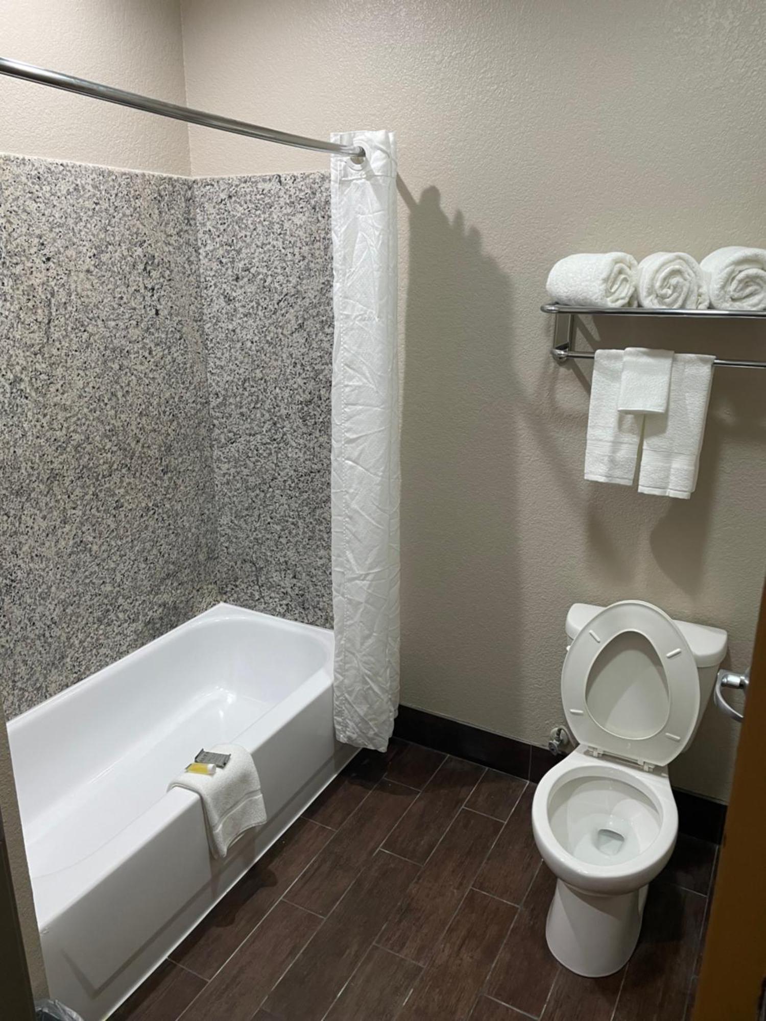 Super 8 By Wyndham San Antonio/Alamodome Area Hotel Ngoại thất bức ảnh