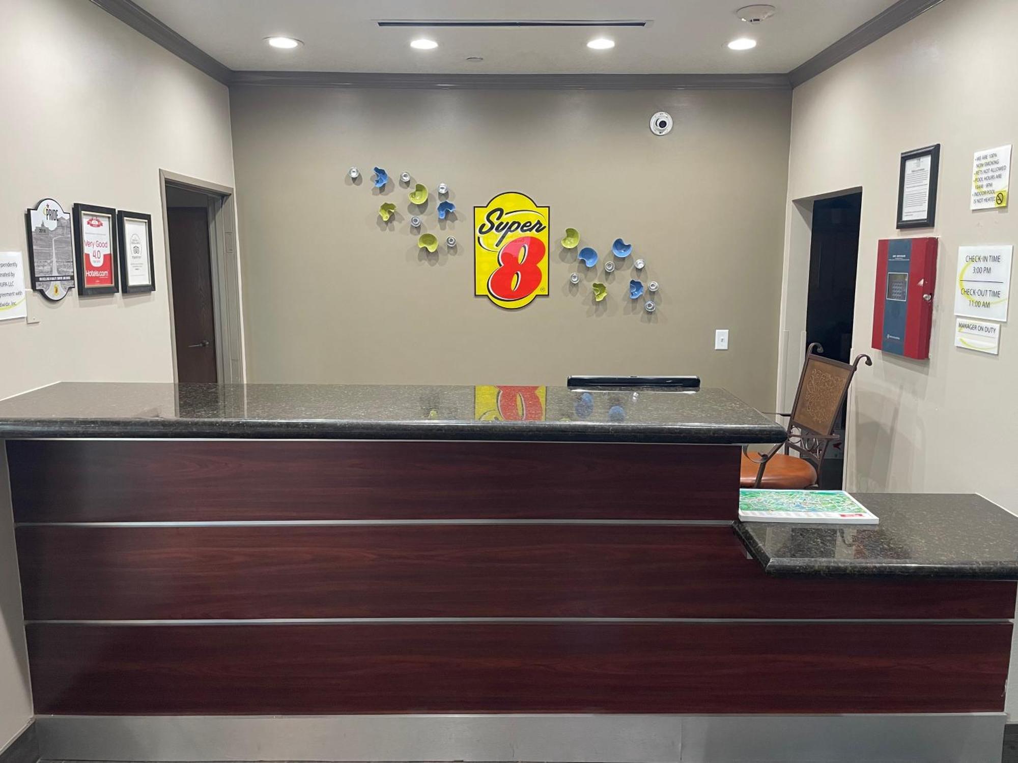 Super 8 By Wyndham San Antonio/Alamodome Area Hotel Ngoại thất bức ảnh
