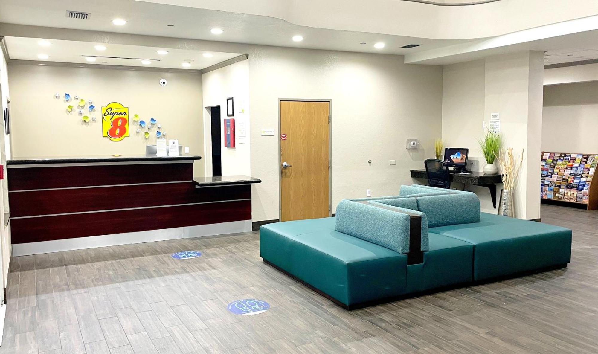 Super 8 By Wyndham San Antonio/Alamodome Area Hotel Ngoại thất bức ảnh