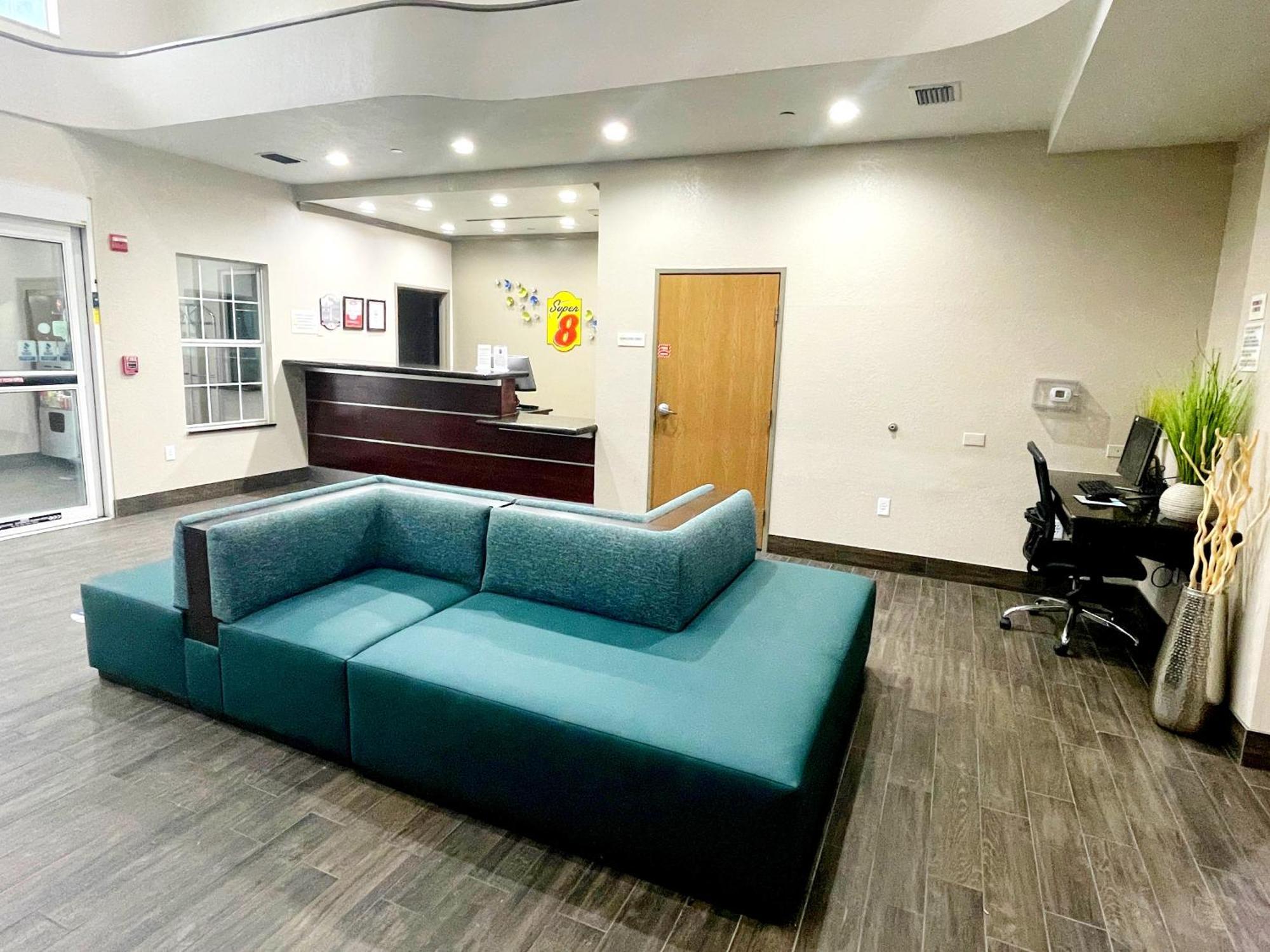 Super 8 By Wyndham San Antonio/Alamodome Area Hotel Ngoại thất bức ảnh