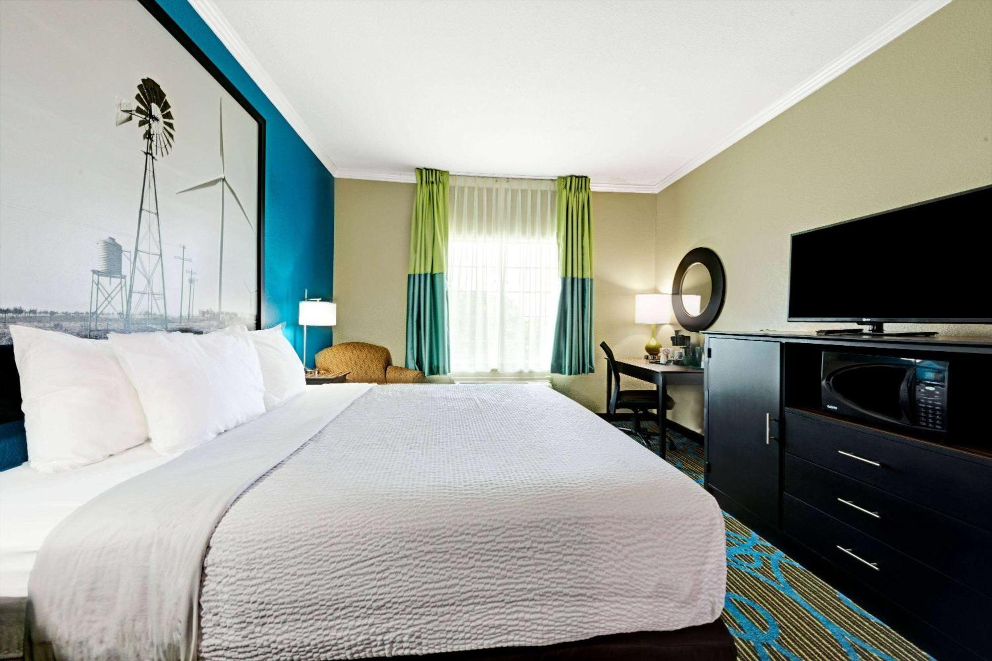 Super 8 By Wyndham San Antonio/Alamodome Area Hotel Ngoại thất bức ảnh